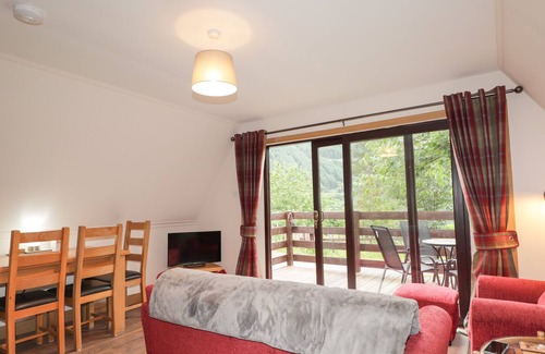 South Laggan Cabaña | 2 GLEN GARRY LODGE, romantic, character holiday cottage in Invergarry