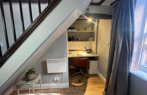 Sleaford Casa | 2 Guests - Pet Friendly Stone Cottage in Sleaford
