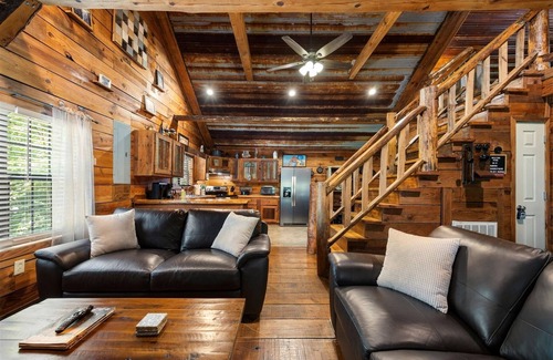 Trenton Casa | 2 Hideaway Cabins | Rustic W/ 2 Hot Tubs | Sleeps 10