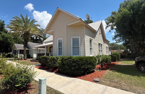 Dunnellon Casa | 2 Historic Victorian Homes 2 doors apart by Rainbow river World Equestrian Ctr