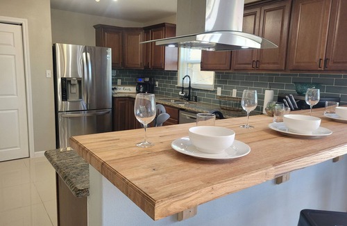 Nassau Bay Casa | 2 Homes*Kemah*NASA* 2 Hot Tubs*Arcade Games