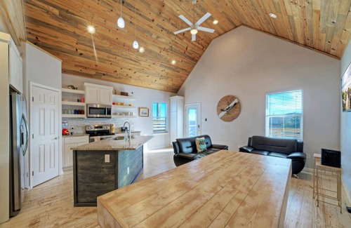 Flour Bluff Casa | 2 Homes on the Bay, Shared Waterfront Pool + Boat Dock | Laguna Village Paradise