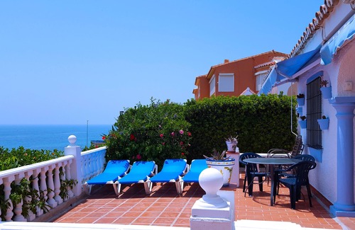 El Faro Villa | 2 Casa frente al mar. Con jardín, piscinas y WI-FI potente. costabonita España
