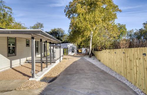South Manchaca Casa | 2-House Retreat for Big Groups-Fire Pit-Pets OK