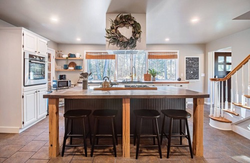 Hawley Cabina | 2 Houses, 22+Guests, 2 Hot Tubs, Renovated, Groups & Events Welcome, Firepit