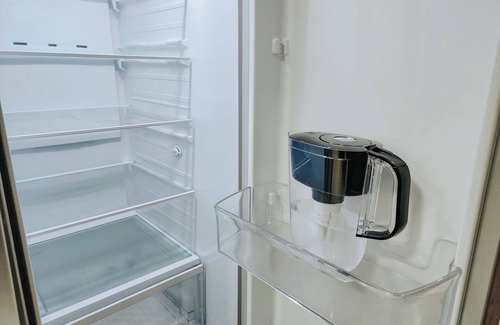 Poplar Apartamento | 2 King Beds/2 En-Suite Bathrooms/65" TV/W/D