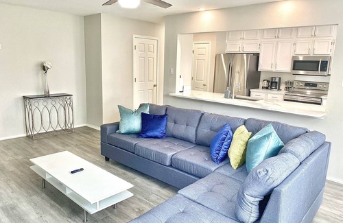 Wetmore Casa | ✨ 2 King Beds - Modern Comfort for 8 Guests ✨