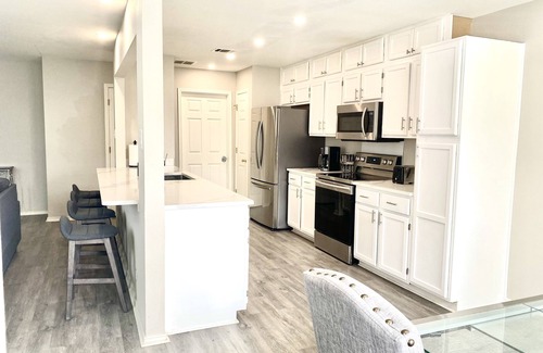 Wetmore Casa | ✨ 2 King Beds - Modern Comfort for 8 Guests ✨