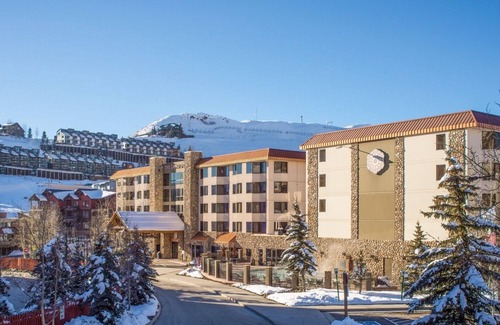 Crested Butte Condominio | 2 King Studio Unit In The Base Area Condo - No Cleaning Fee! by RedAwning