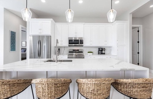 Diplomat Casa | 2 King Suites, Game Rm, Large Private Fenced Yard