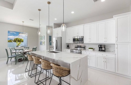Diplomat Casa | 2 King Suites, Game Rm, Large Private Fenced Yard