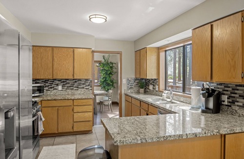 Flagstaff Cabina | 2 Living Rooms + Fires | Quick Drive Downtown