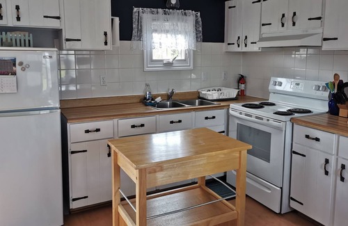 O'Leary Cabaña | 2 Livingroom & 2 Bedroom PEI Family Cottage awaits you!