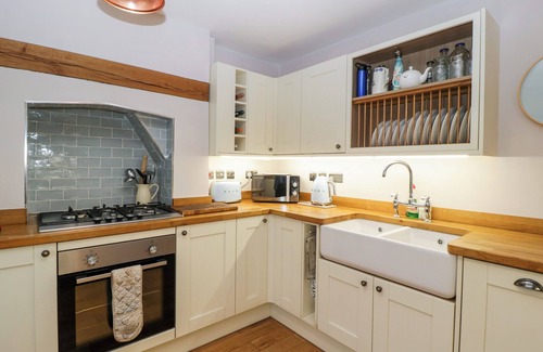 Moreton Casa | 2 LOXTER VILLAS, pet friendly, character holiday cottage in Ledbury