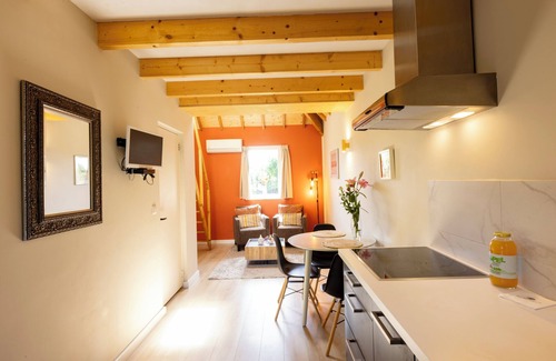 Stadsdam Apartamento | 2 luxury holiday cottages in the beautiful Maximapark in Utrecht, Free parking