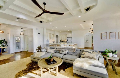 Brushy Bend Park Casa | 2 Luxury Homes | Group Retreats | Games | Fire Pit