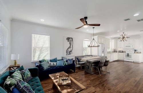 Brushy Bend Park Casa | 2 Luxury Homes | Group Retreats | Games | Fire Pit