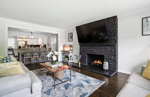 Cherry Street Casa | 2 Luxury Homes | Utica Square | 5 BR & 4 BA