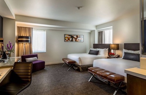 Near North Side Hotel | 2 Luxury Queen with Rooftop Lounge & City Views Near Attractions