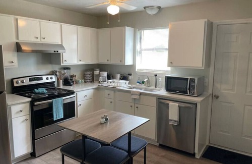 Commerce Apartamento | ✨✨✨ 2 Luxury Townhomes: 4 King Beds, 2 Kitchens, 6 TV's, 2 Grills & 2 Firepits ✨✨✨