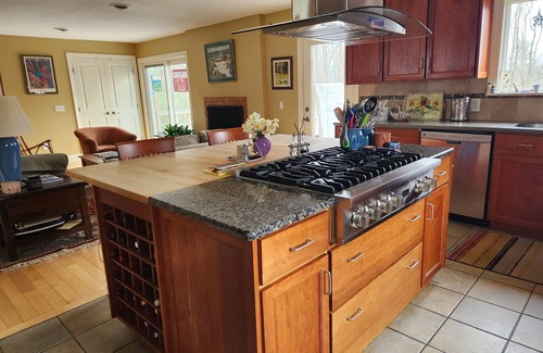 Blacksburg Casa | 2 mi from VT campus. Great house - football games, graduation, or campus visits.