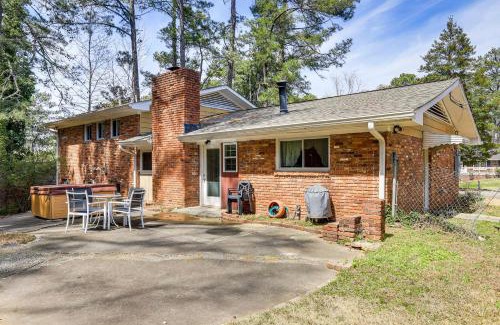 College Park Casa | 2 Mi to Airport College Park Home with Grill!