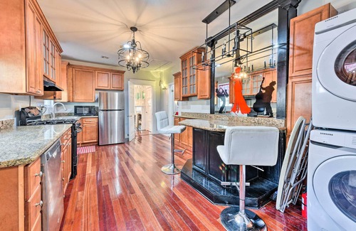 Central Carrollton Association Casa | Glam New Orleans Vacation Rental w/ Deck!