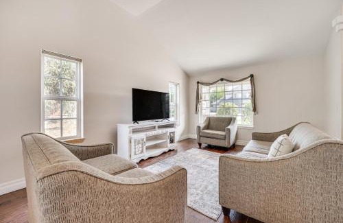 South Richland Casa | 2 Mi to Badger Mountain Hot Tub Haven!