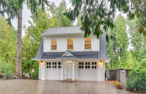Oak Grove Casa | 2 Mi to Bay Park Charming Milwaukie Getaway