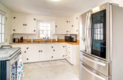 Hyannis Casa | 2 Mi to Beach Coastal Retreat in Hyannis!
