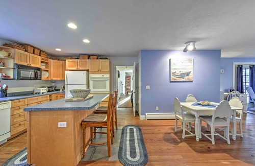 Buzzards Bay Apartamento | Amplio apartamento Bourne cerca de la playa del monumento!
