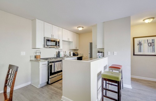 Port Hueneme Condominio | 2 Mi to Beaches: Condo w/ Patio in Port Hueneme!