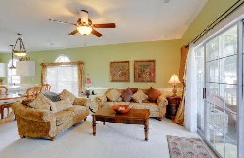 Central Myrtle Beach Apartamento | 2 Mi to Broadway at the Beach Myrtle Beach Condo