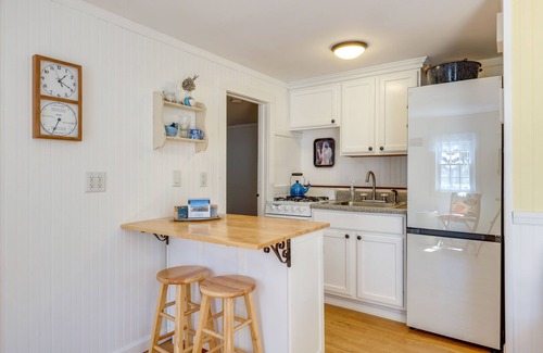 Wellfleet Cabaña | 2 Mi to Coastline: Wellfleet Gem w/ Deck & Grill