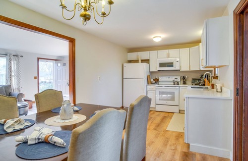 Centerville Casa | 2 Mi to Covell’s Beach: Centerville Home w/ Deck
