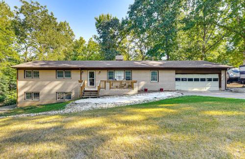 Monroe Apartamento | 2 Mi to Downtown Monroe Quiet Apt with Patio