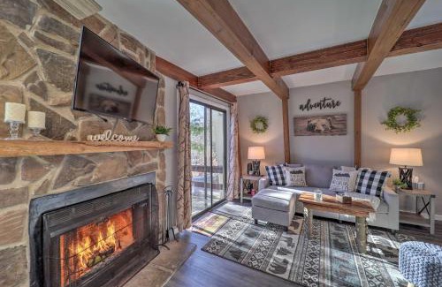 Banner Elk Casa | 2 Mi to Dtwn Banner Elk Mtn Townhome with Deck!