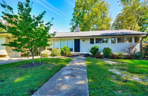Greensboro Casa | 2 Mi to Dtwn Greensboro Centrally Located Home
