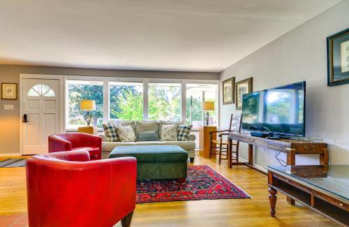 Greensboro Casa | 2 Mi to Dtwn Greensboro Centrally Located Home