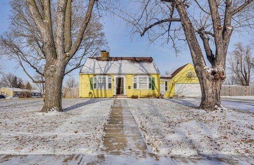 Sioux Falls Casa | 2 Mi to Dtwn: Home w/ Fenced Yard in Sioux Falls