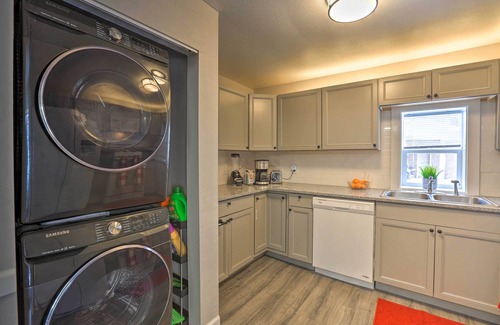 Edgewater Casa | 2 Mi to Dtwn: Home w/ Hot Tub in Denver!
