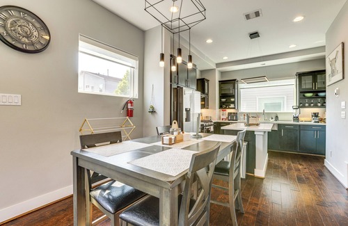 Northside Cabaña | 2 Mi to Dtwn: Modern Houston Home w/ Private Patio