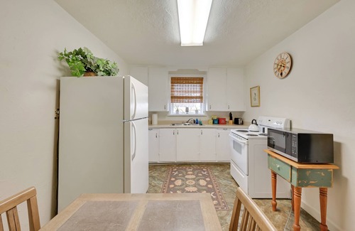Corvallis Apartamento | 2 Mi to Fly Fishing: BBQ-Ready Corvallis Apartment