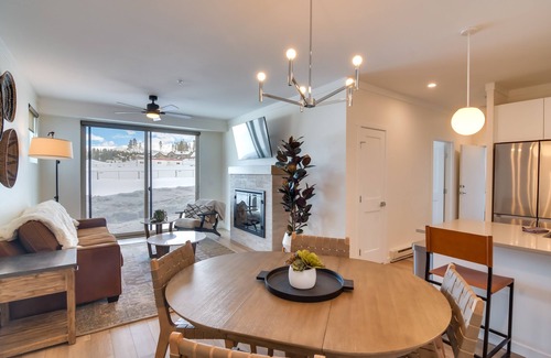 Fraser Condominio | 2 Mi to Fraser Tubing Hill: Condo w/ Fireplace!