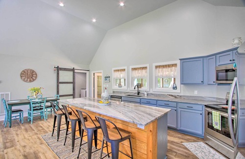 Pickwick Dam Cabina | 2 Mi to Golf Course + Fire Pit: Cozy Counce Cabin!