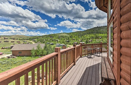 Innsbruck Val Moritz Casa | 2 Mi to Granby Ranch Granby Home with Hot Tub!