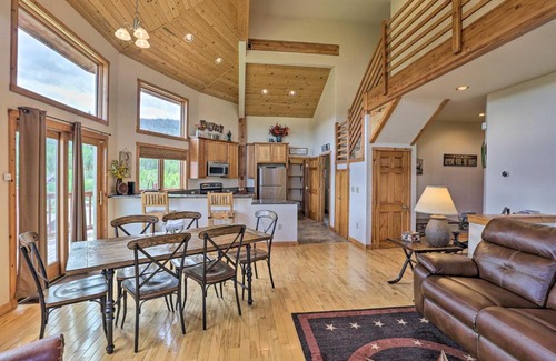 Innsbruck Val Moritz Casa | 2 Mi to Granby Ranch Granby Home with Hot Tub!