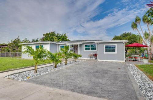 Miami Gardens Casa | 2 Mi to Hard Rock Stadium Home with Spacious Yard