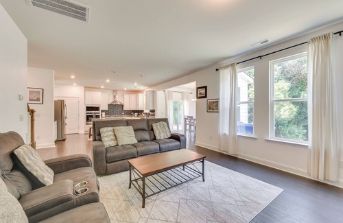South Belmont Casa | 2 Mi to Historic Dtwn Belmont: Family Gem w/ Patio