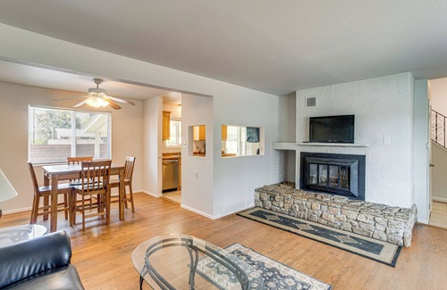 Chambers Heights Casa | 2 Mi to Hospitals: Home w/ Private Yard in Aurora